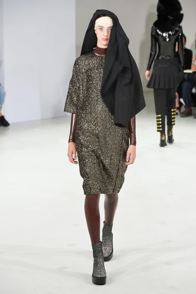 Look 14